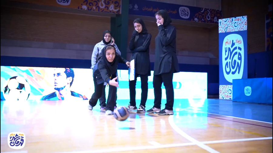 گوشه ای از رقابت ورزشکاران مناطق۲۲گانه تهران در مرحله پایانی مسابقات قهرمان شهر2