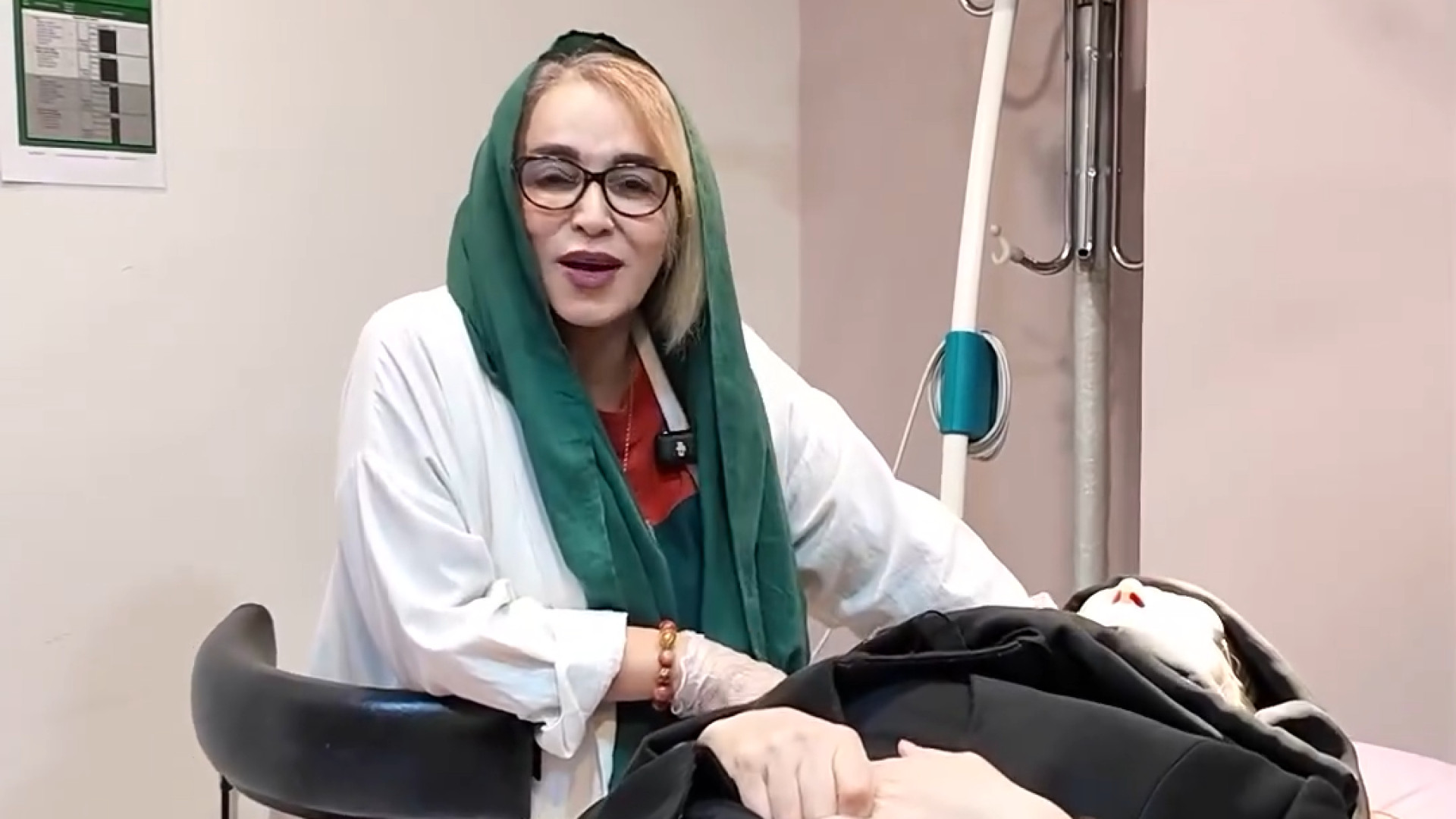 لیزر آیکون برای جوانسازی پوست دکتر پروانه ساکت - متخصص پوست و مو، زیبایی