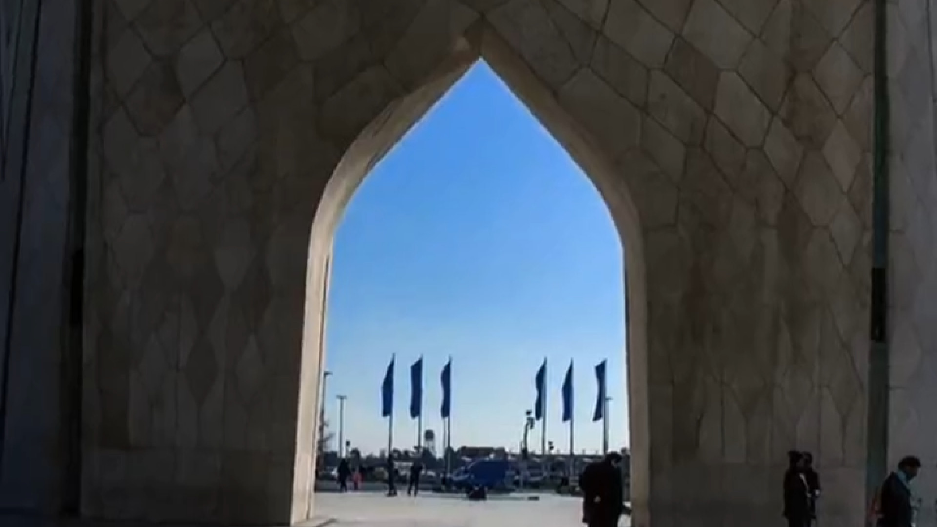پوستر بزرگ