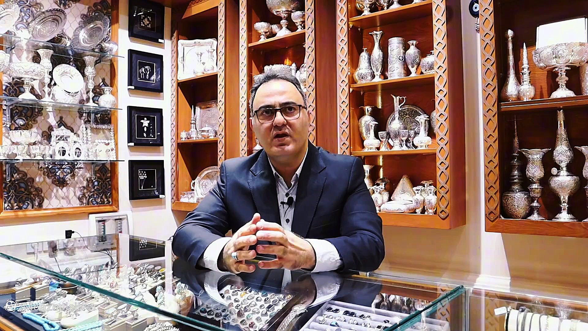 معرفی گالری و فروشگاه نقره مؤذنی - وحید مؤذنی مدیر گالری نقره موذنی زمان98ثانیه