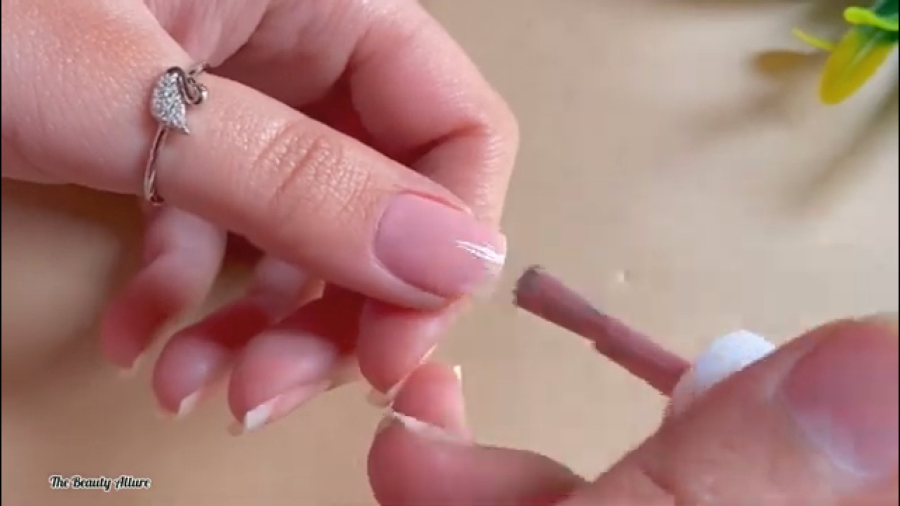 طراحی ناخن اسپرت شیک کوتاه