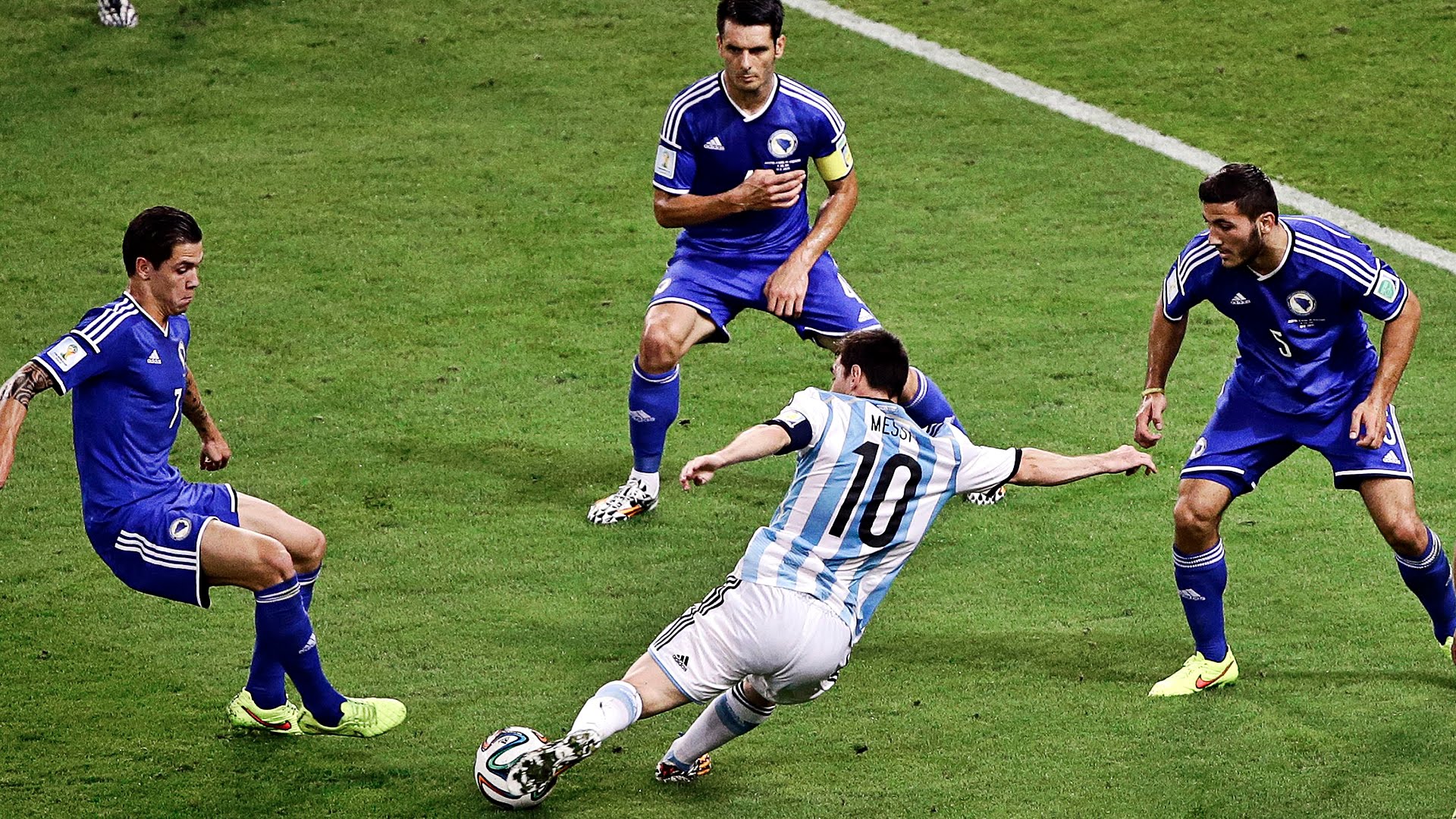 Живой футбол. Месси World Cup. Аргентина. Lionel Messi with all Cup.