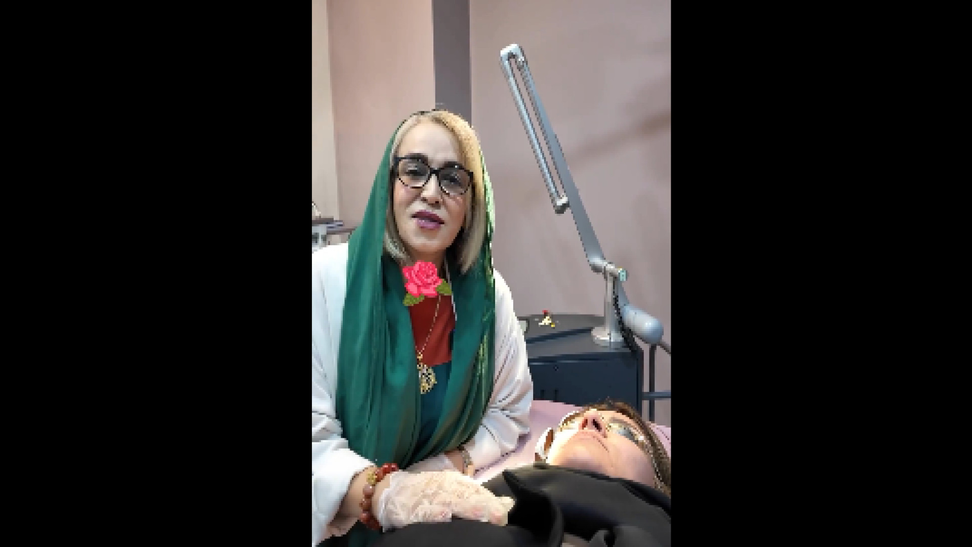 سیستم لیزر مدلایت دکتر پروانه ساکت - متخصص پوست و مو، زیبایی