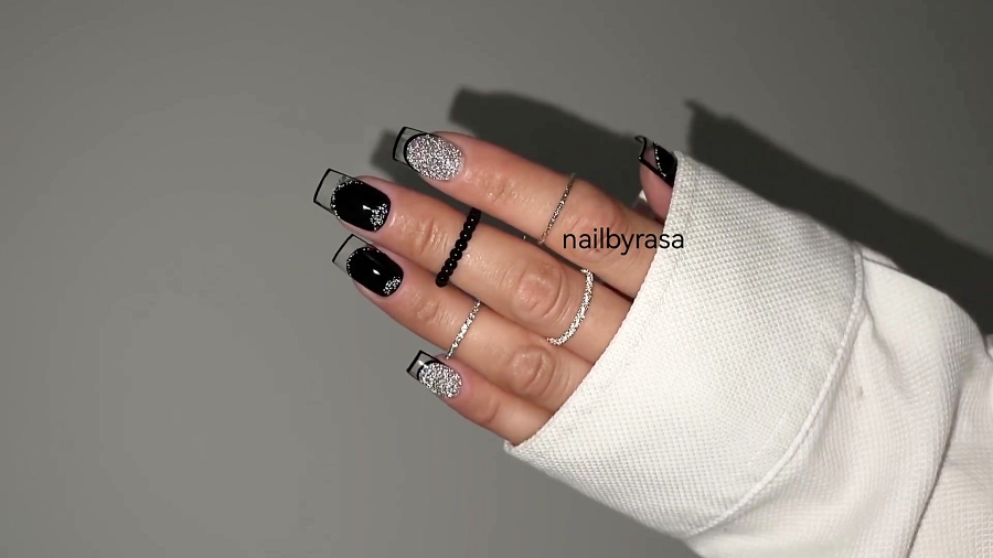 ناخن مصنوعی راسا طرح فرنچ شیشه ای رنگ مشکی نقره ای