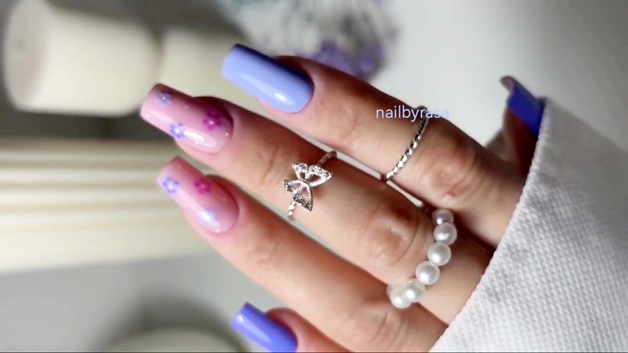 ناخن مصنوعی راسا طرح گل بابونه رنگ بنفش و آبی