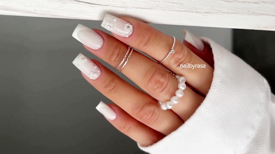 ناخن مصنوعی راسا طرح فرنچ و گل برجسته رنگ شیری سفید مناسب عروس