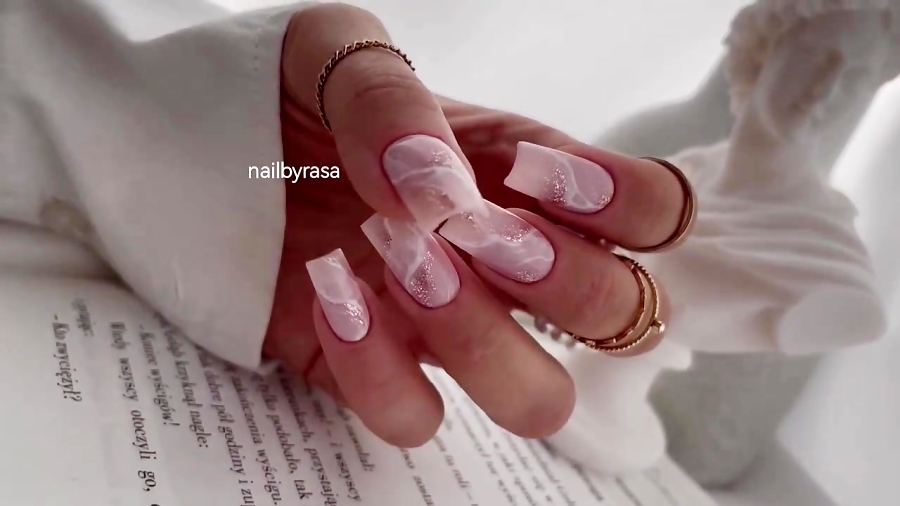 ناخن مصنوعی راسا مدل ماربل سفید سنگی رنگ بیس نود