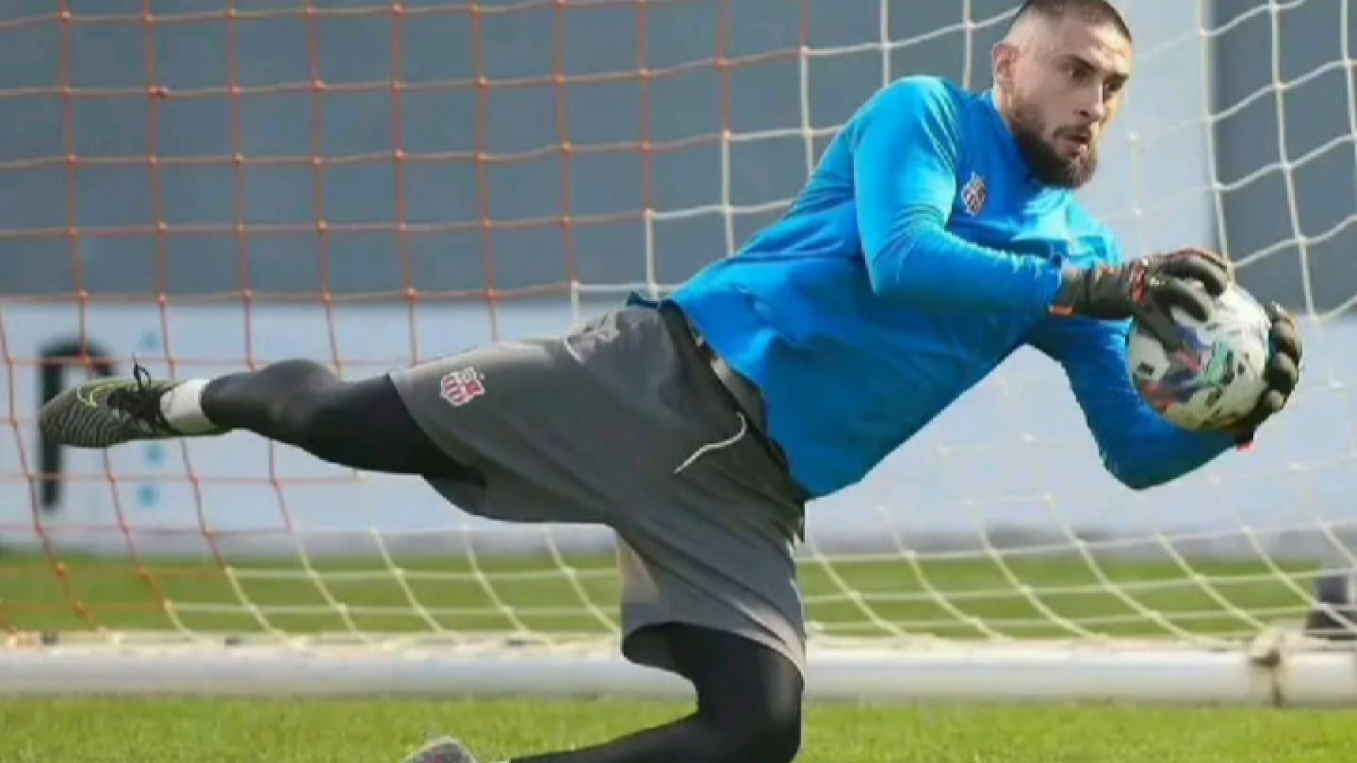 جانشین بیرانوند از راه رسید؛آلکسی گندوز دروازه‌بان جدید پرسپولیس فیلم خفن