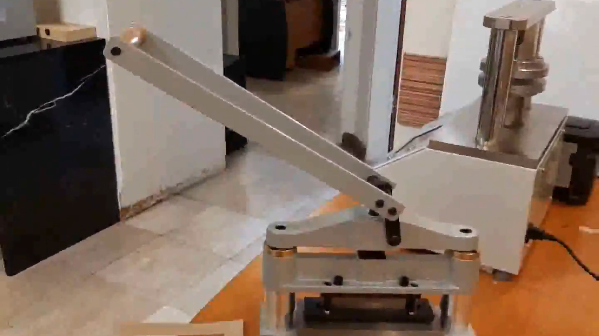 ویدئوی عملکرد کاتر مخصوص برش نمونه های RCT - CCT - CMT جهت تست با دستگاه کراش برداشتن زگیل