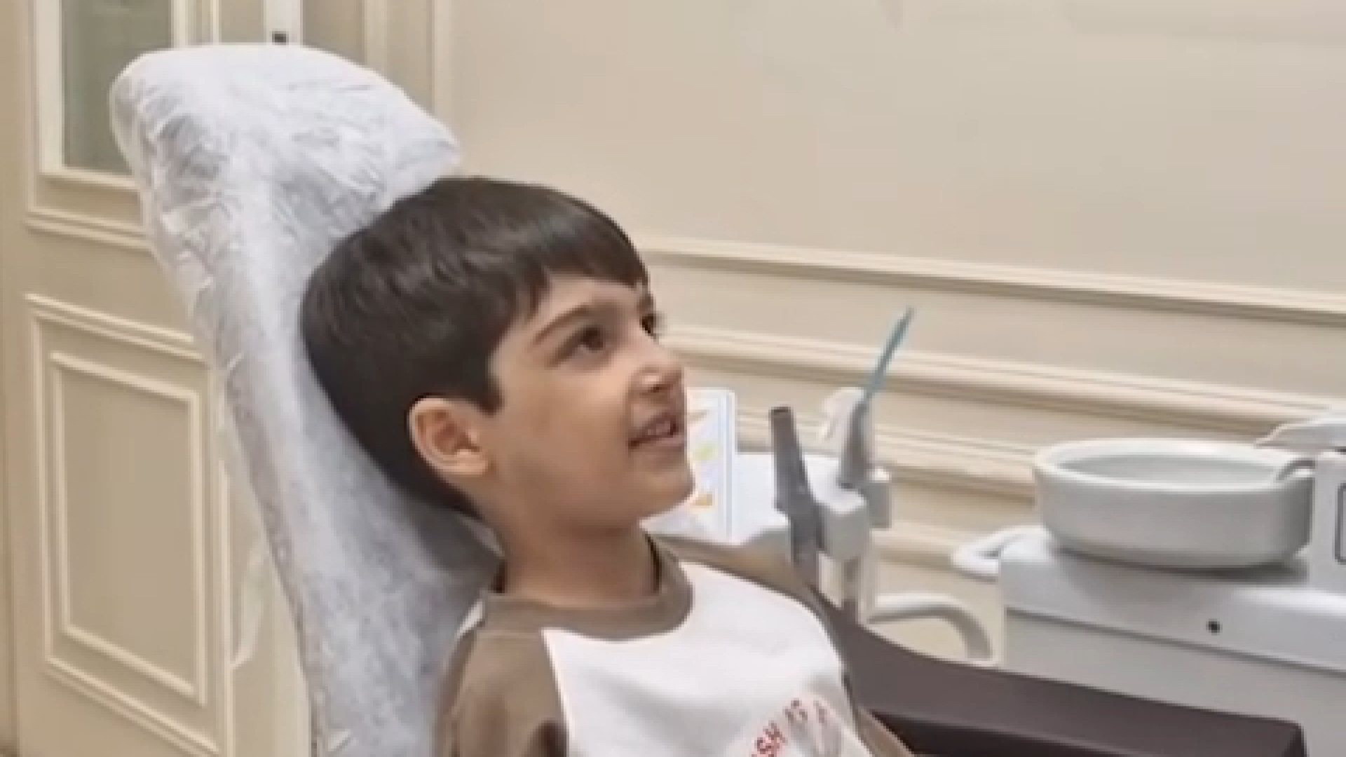 محیط ارام دندانپزشکی کودکان لیزر کوانتومی جراحی چشم