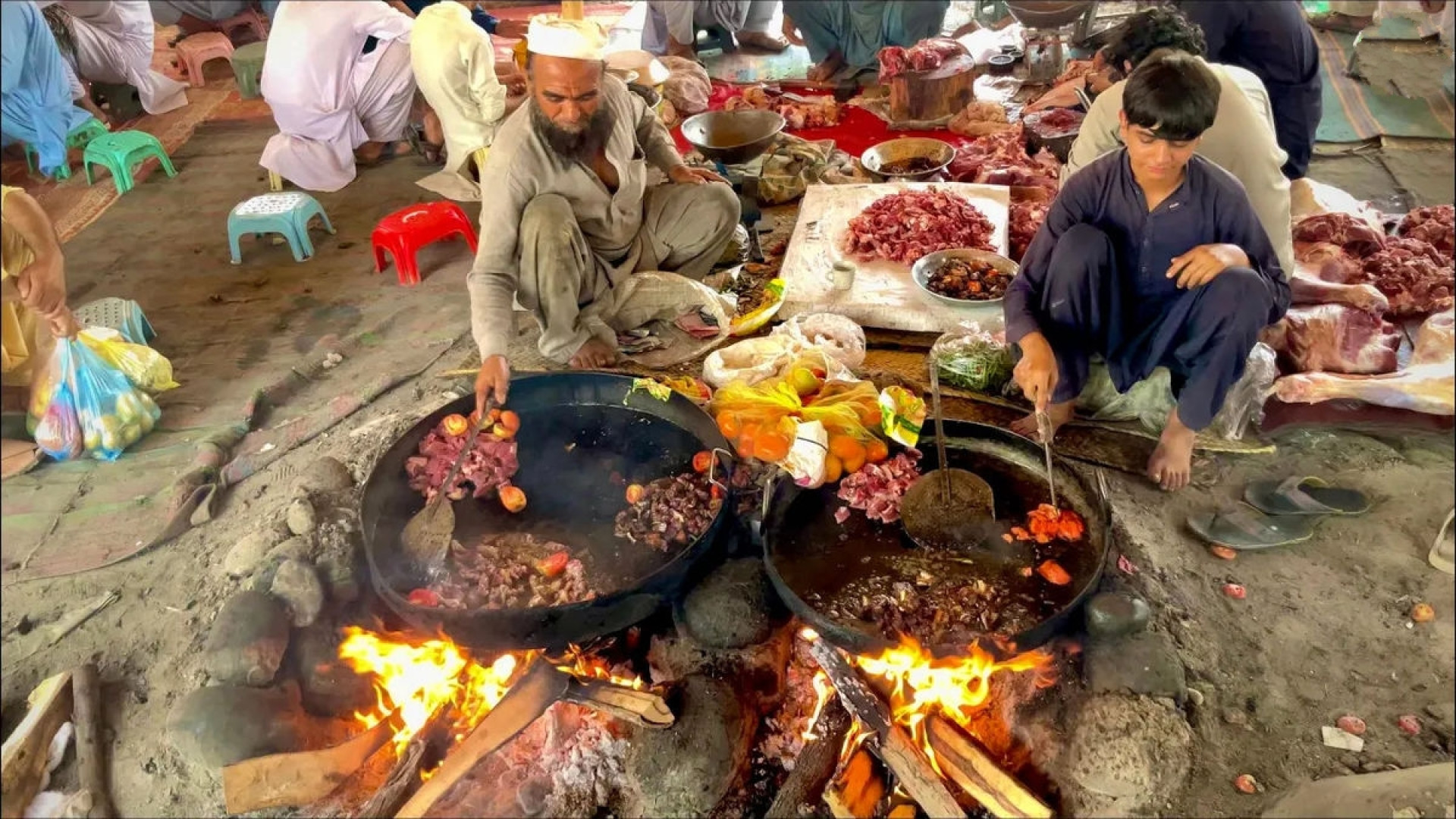غذای خیابانی در پاکستان؛ پخت غذا با گوشت گاو و فلفل در کراچی جراحی گوش