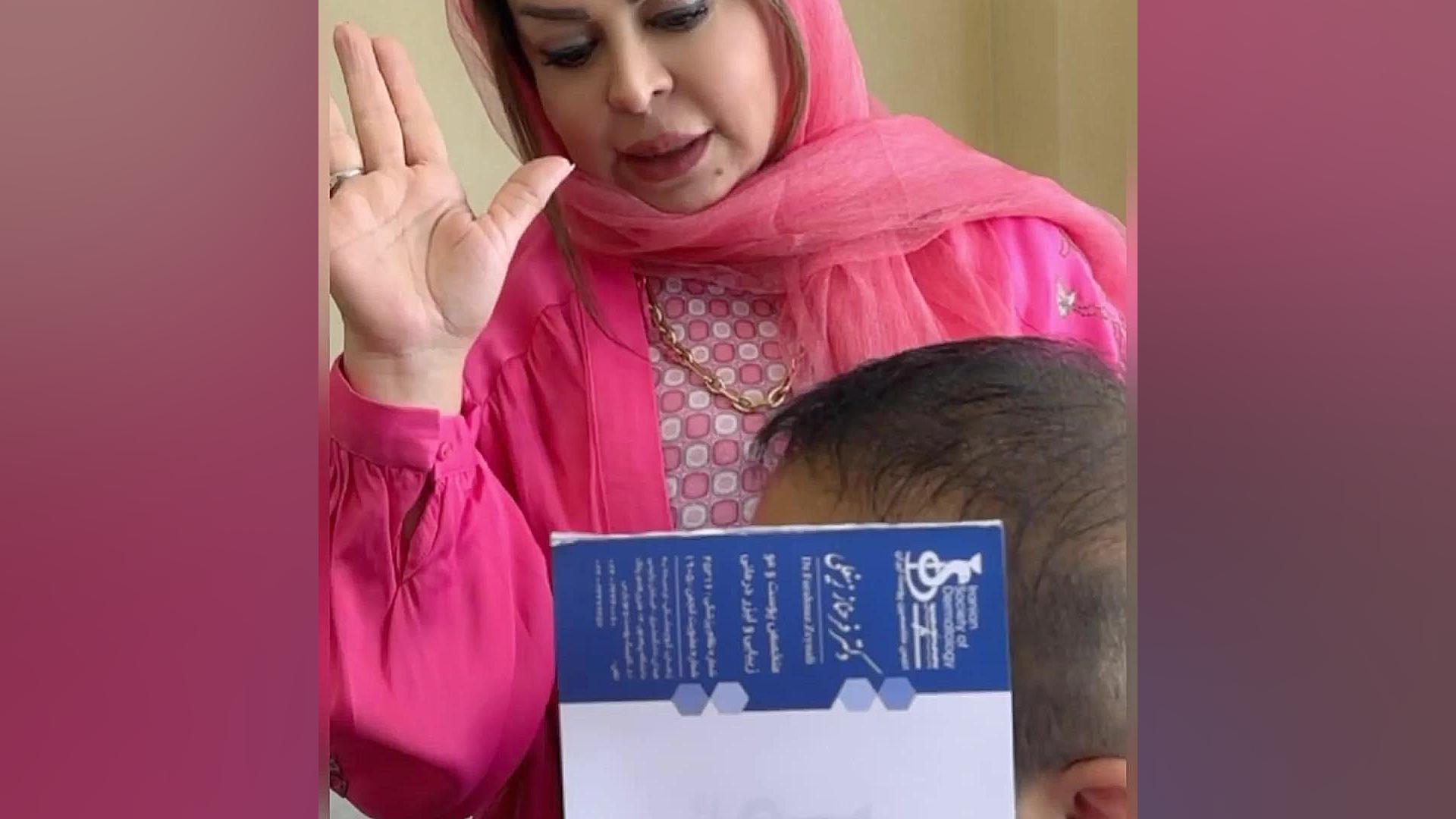 از بهترین درمانهای کمکی برای درمان ریزش مو هورمونی و غیرهورمونی انجام پی ار پی دکتر فرحناز زینعلی - متخصص پوست، مو، زیبایی زنجان