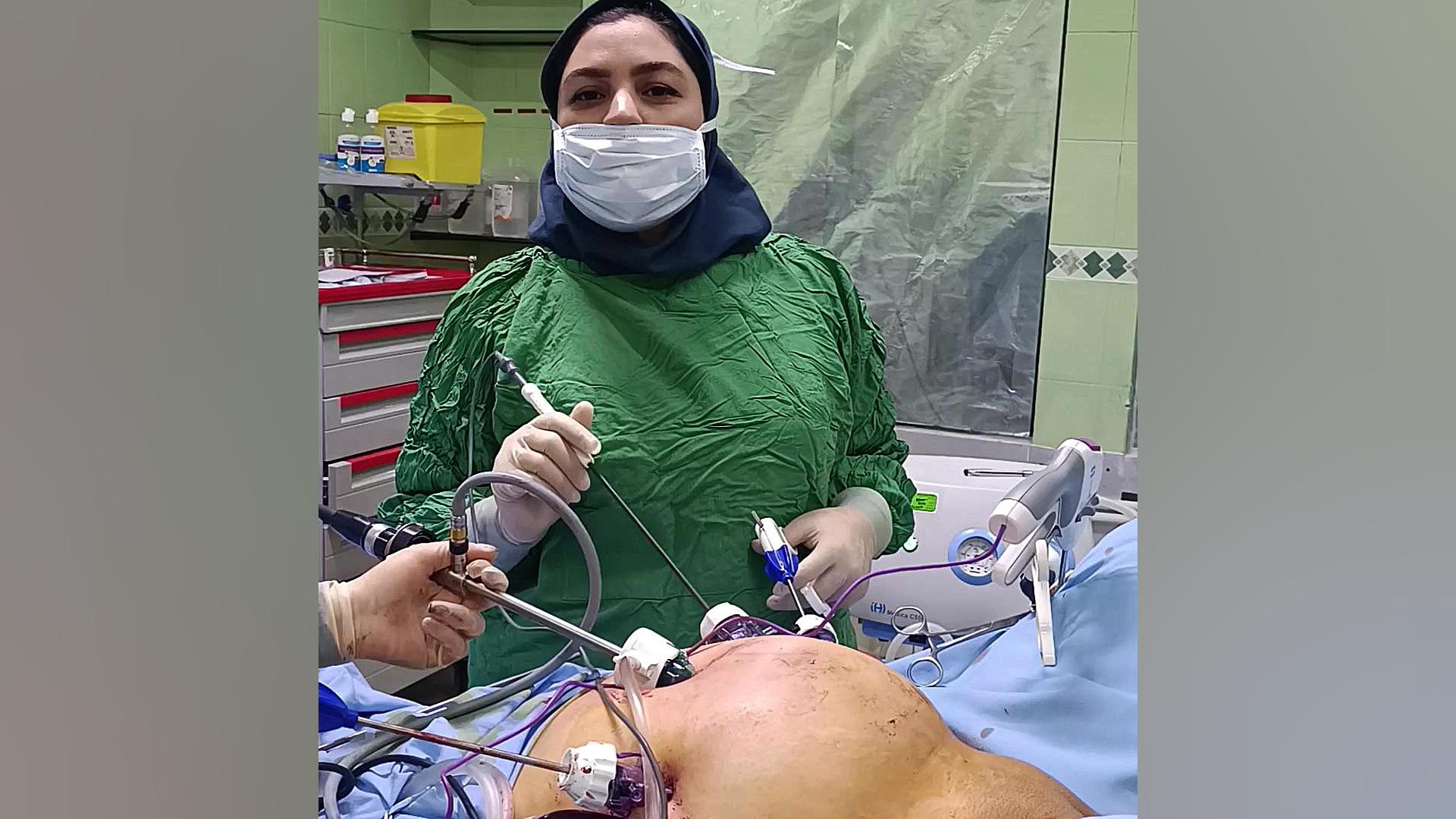 خارج کردن رحم با روش لیزری لاپاروسکوپی دکتر فاطمه کریمی متخصص زنان و زایمان در قزوین