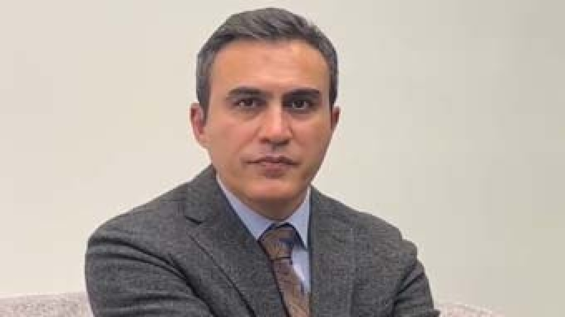 توضیحات دکتر مجیدی در مورد بینی با ارتفاع زیاد | دکتر محمد مجیدی دکتر محمد مجیدی - جراحی بینی به سبک طبیعی شیک