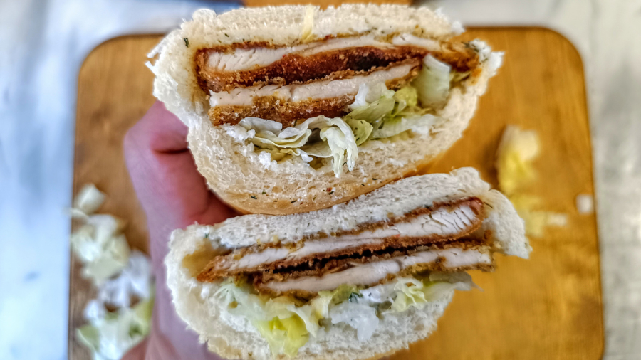 طرز تهیه ساندویچ فیله مرغ سوخاری | خوشمزه و ترد در خانه