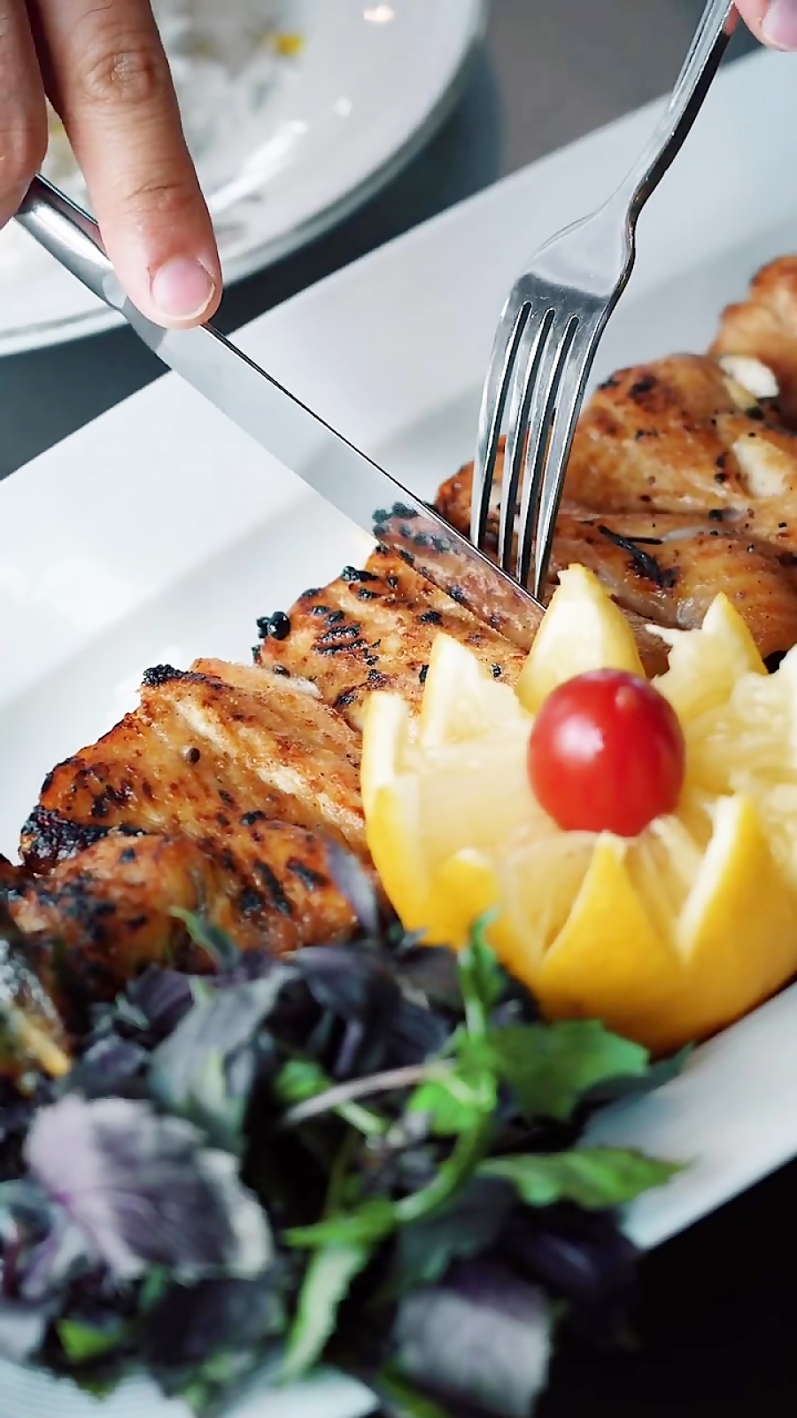 ماهی قزل آلا کبابی کاخ رستوران لیدوما