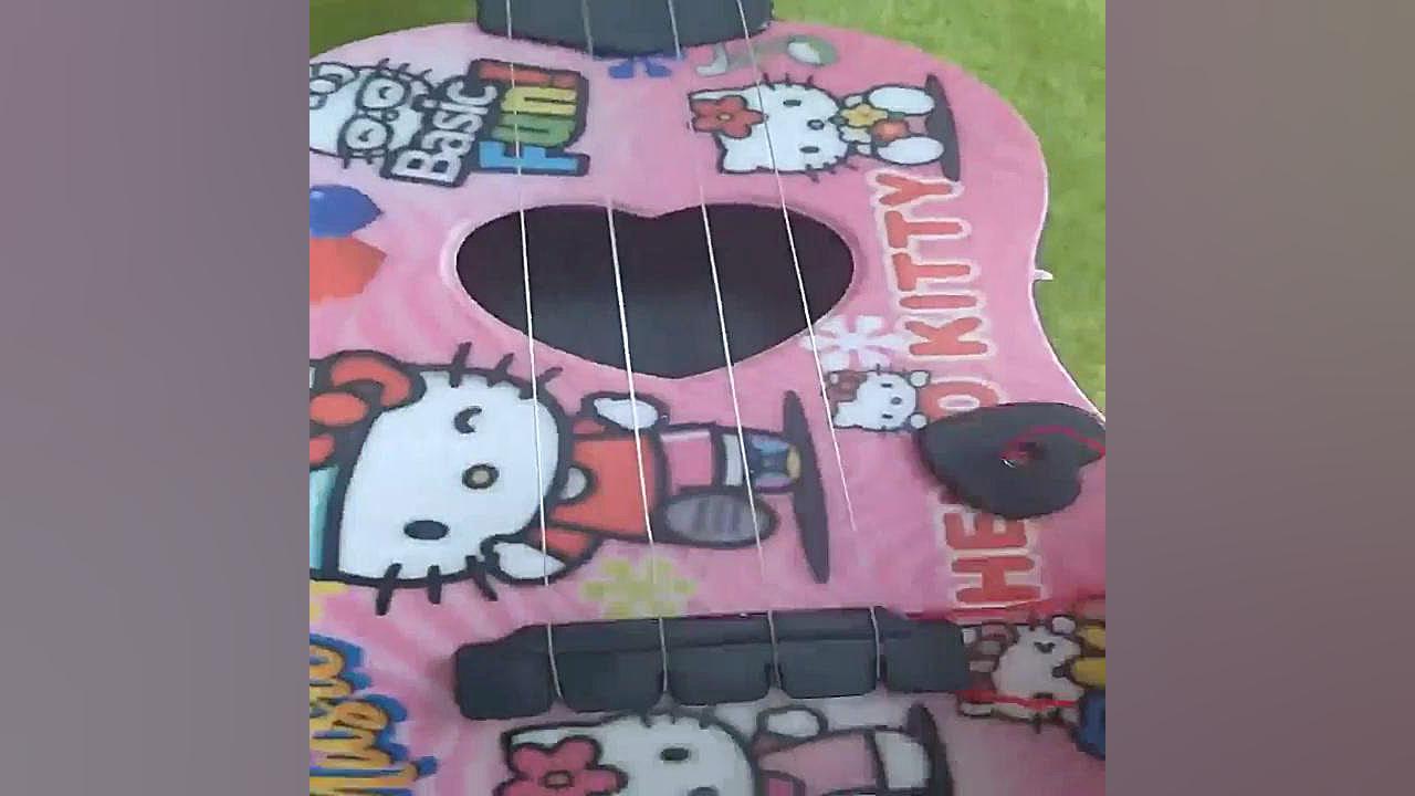 گیتار اسباب بازی میوزیک گیتار کد 890 طرح Hello Kitty - فیلم ارسالی خریدار اسکرین‌شات