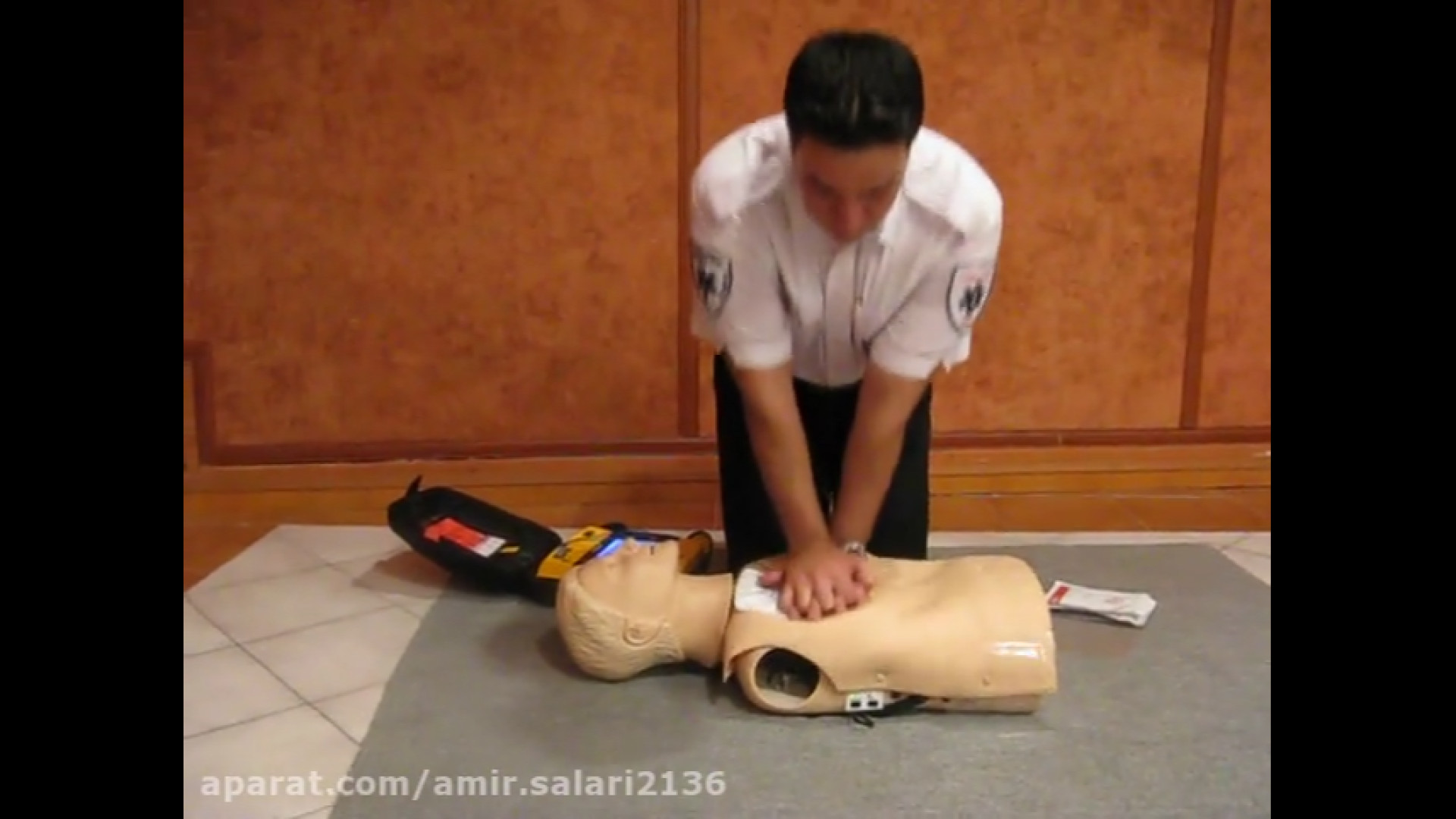 نحوه بکارگیری دستگاه AED و انجام احیاء قلبی- ریوی اتوپلاستی
