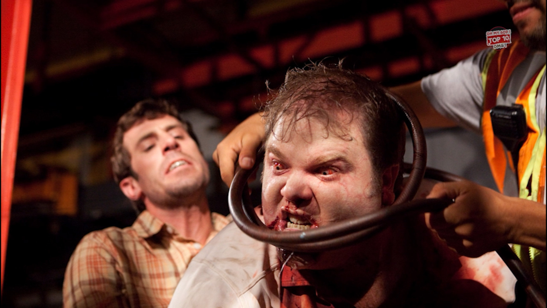 معرفی فیلم سینمایی ترسناک زامبی قرنطينه 2: ترمینال زمان88ثانیه