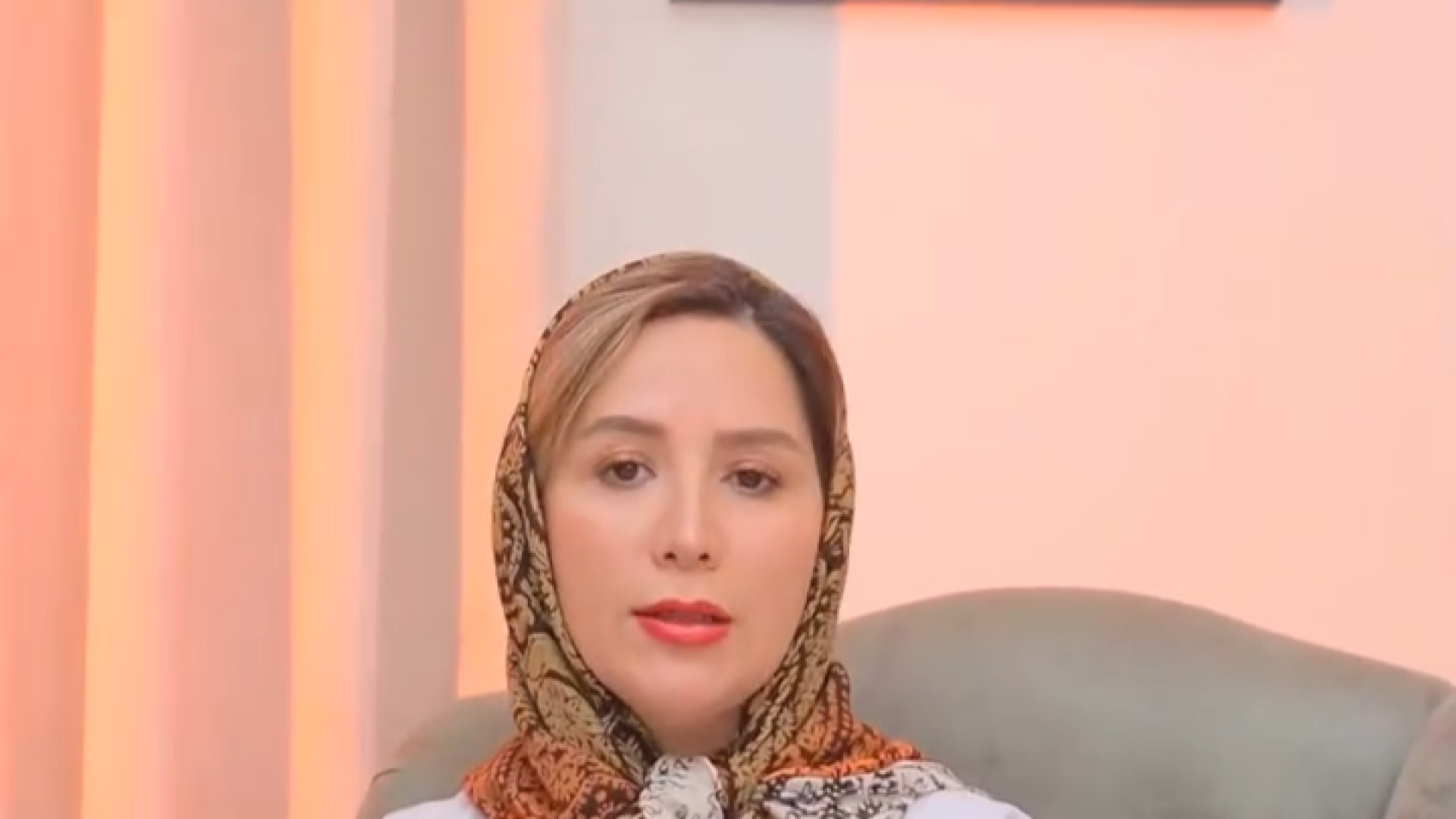 درمان چروک اطراف لب دکتر بهناز همدانی - متخصص پوست، مو و زیبایی