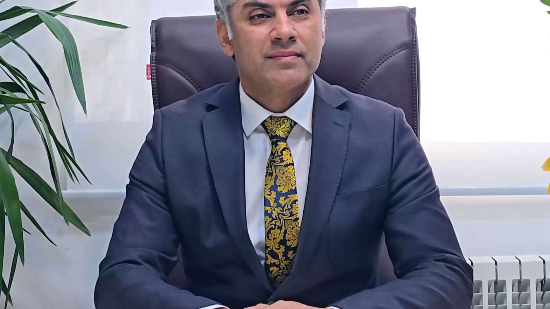 تشخیص سن افراد از روی چهره دکتر میمند متخصص پوست دکتر پوست کرج تزریق ژل
