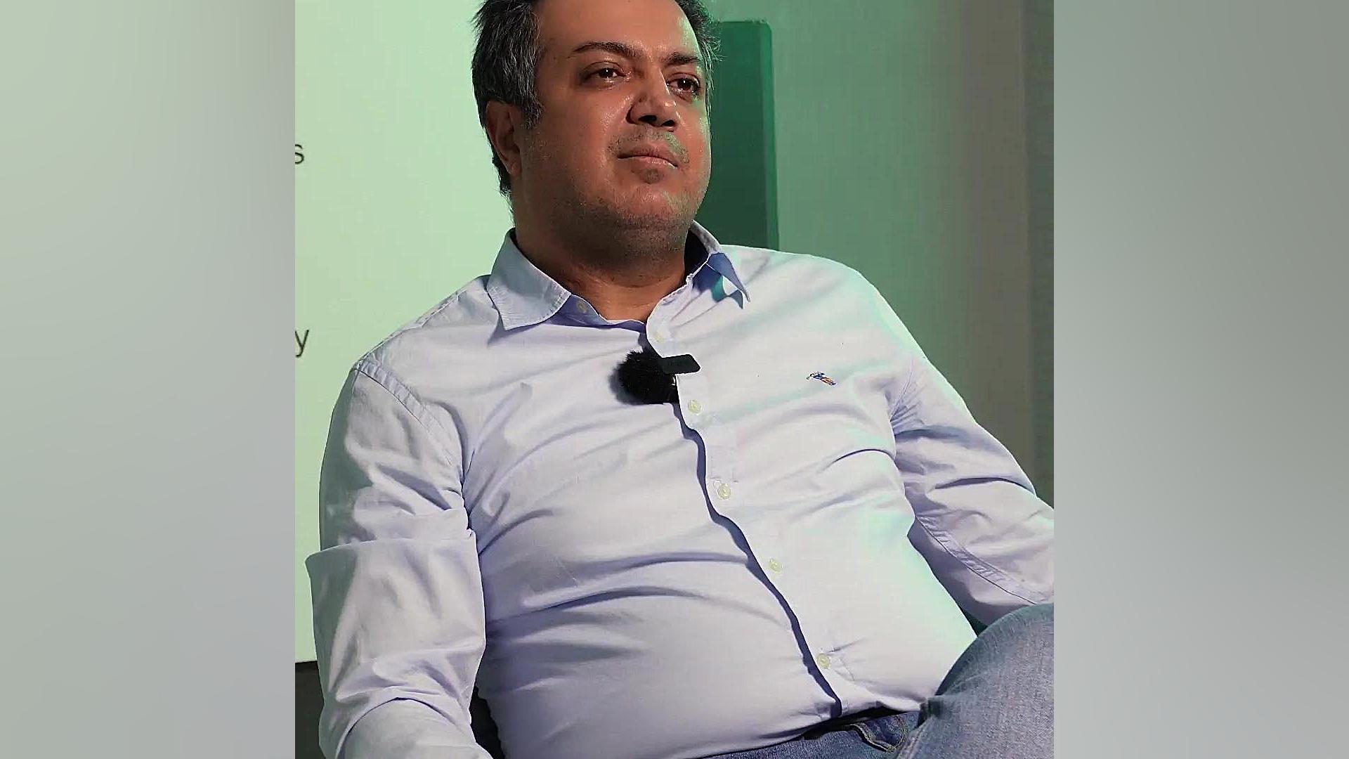 پروتز سینه رو کجا بذارم؟ زیر عضله یا روی عضله. دکتر سعید مرادی