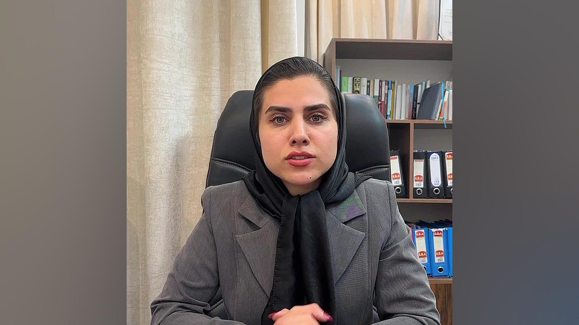 زن شاغل وکیل پایه یک دادگستری فاطمه قربانی