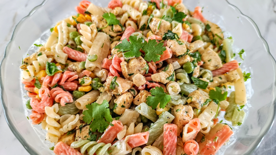 چگونه سالاد ماکارونی مرغ درست کنیم؟ | آموزش مرحله به مرحله