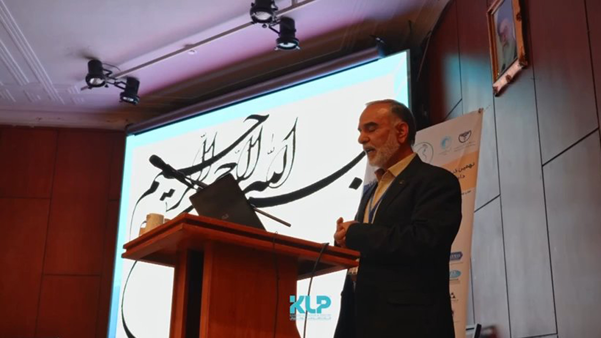 حضور پررنگ دام و طیور کوروش در نهمین کنگره دامپزشکی طیور زمان87ثانیه