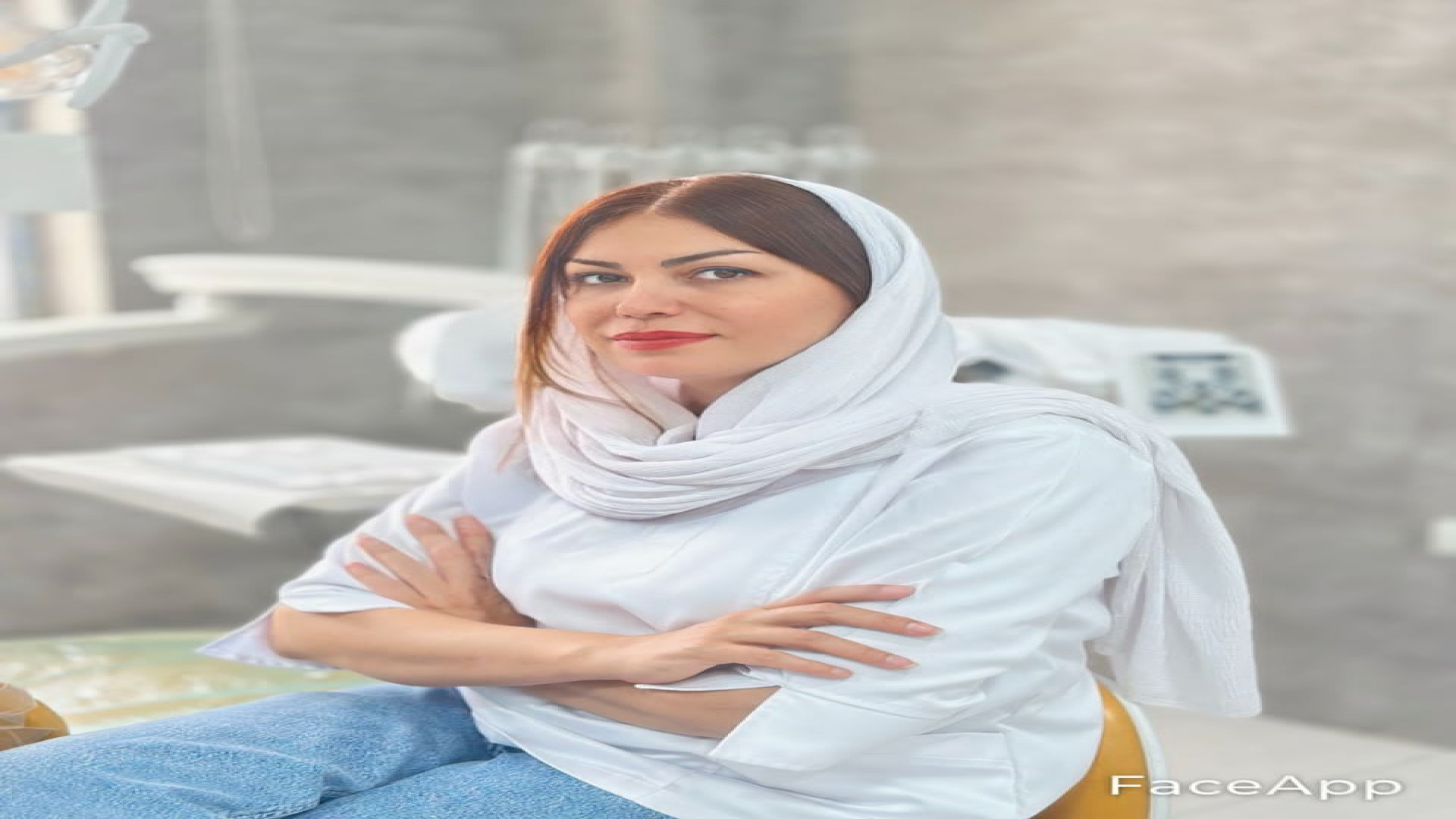 دکتر لیلا کریمی جراح و دندانپزشک زیبایی و ترمیمی و اطفال لیزر مو