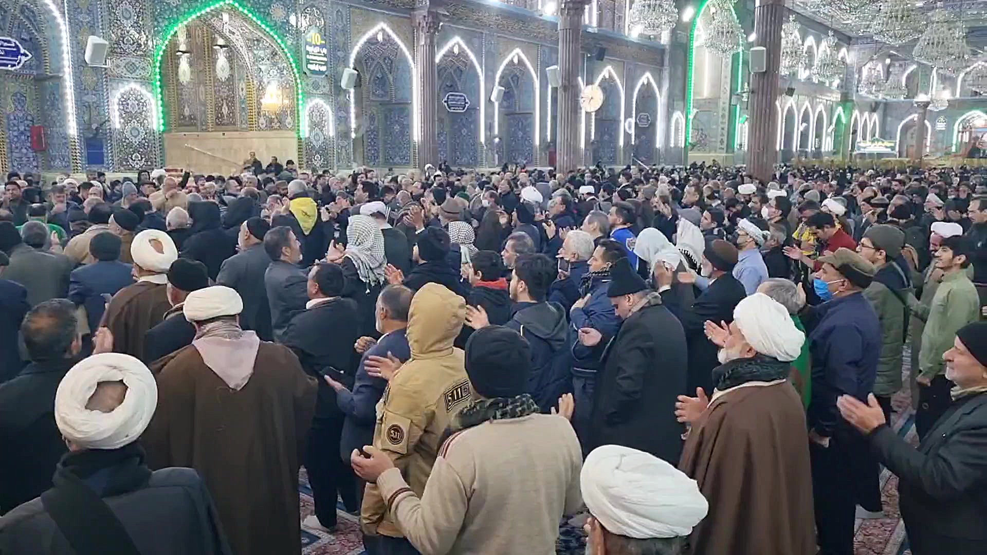 سینه زنی در حرم امام حسین ع