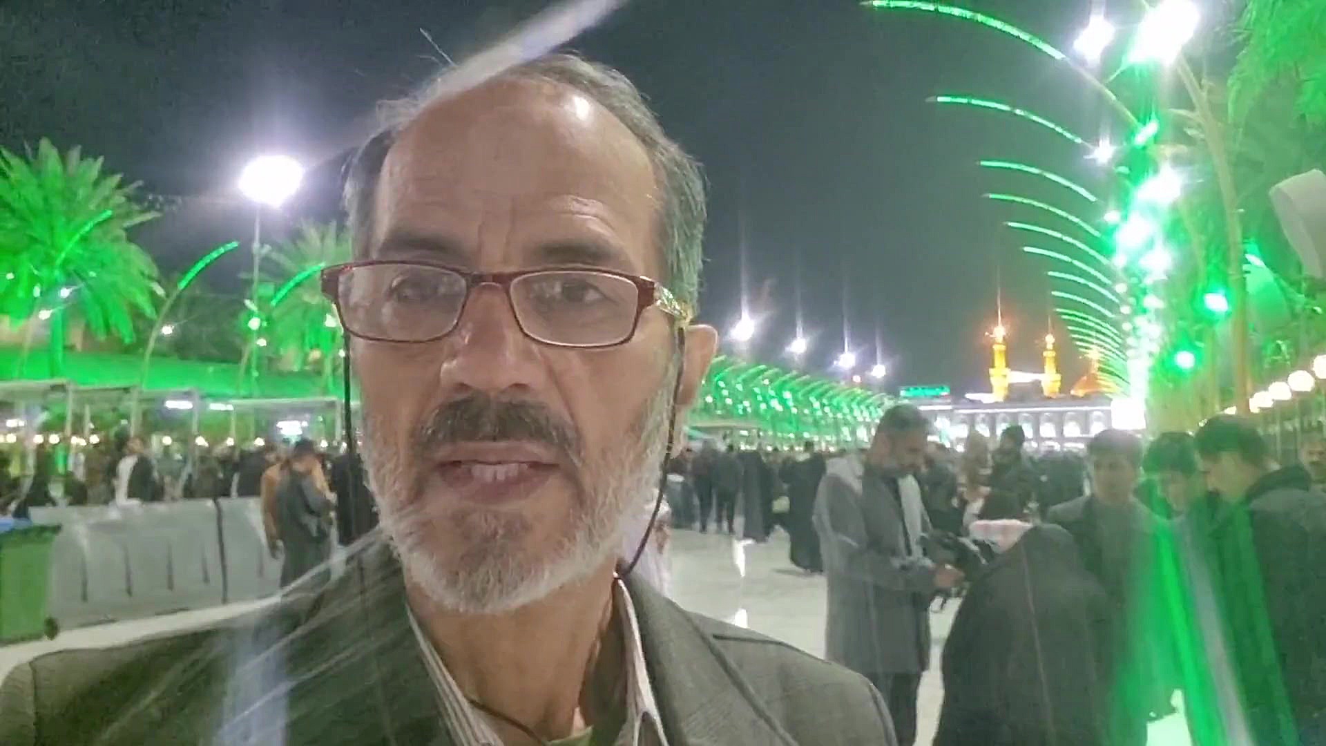 زایر عاشق امام در سرمای کربلا