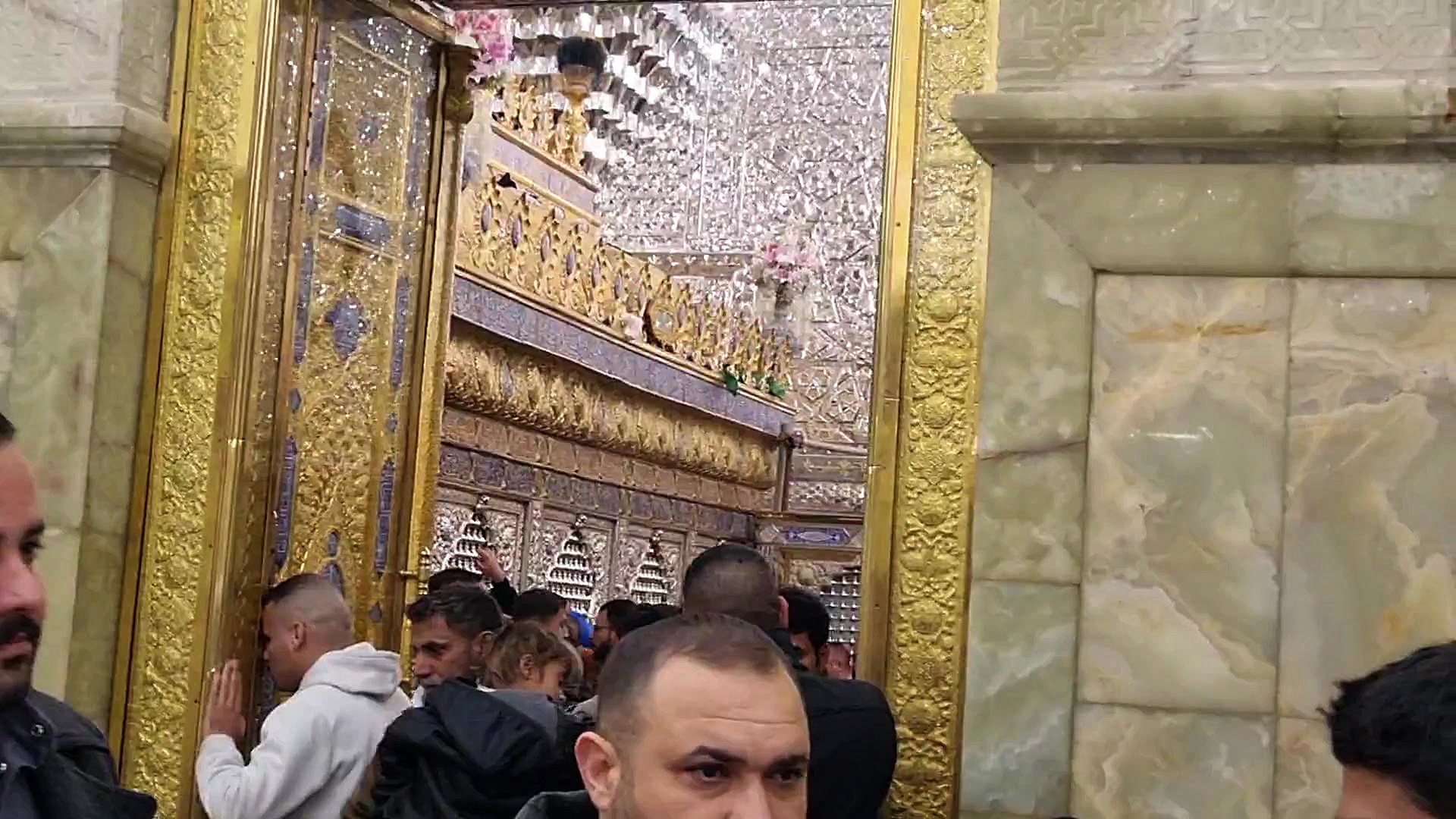 درب حرم مطهر کاظمین ع