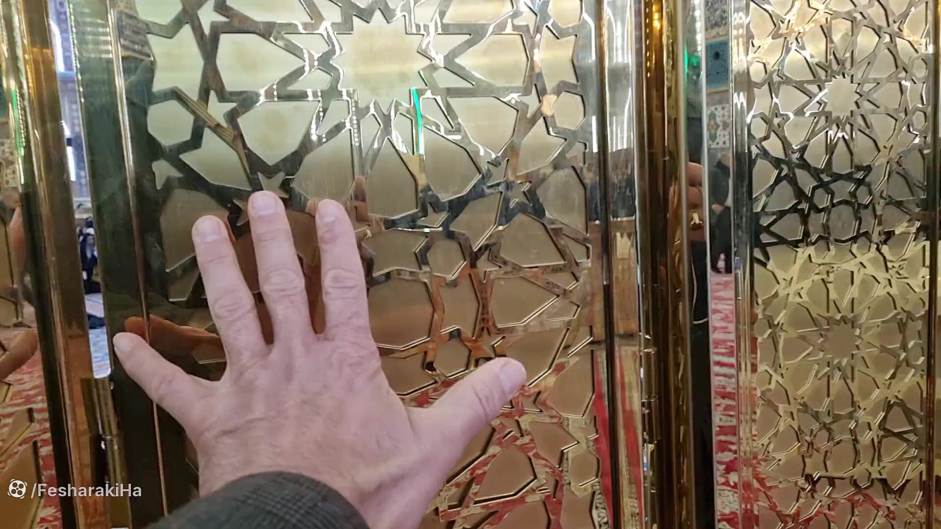 پرده فلزی تاشو در حرم امام حسین ع