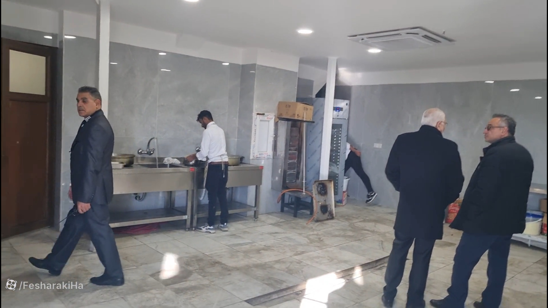آشپزخانه مجهز یک هتل نوساز در کربلا