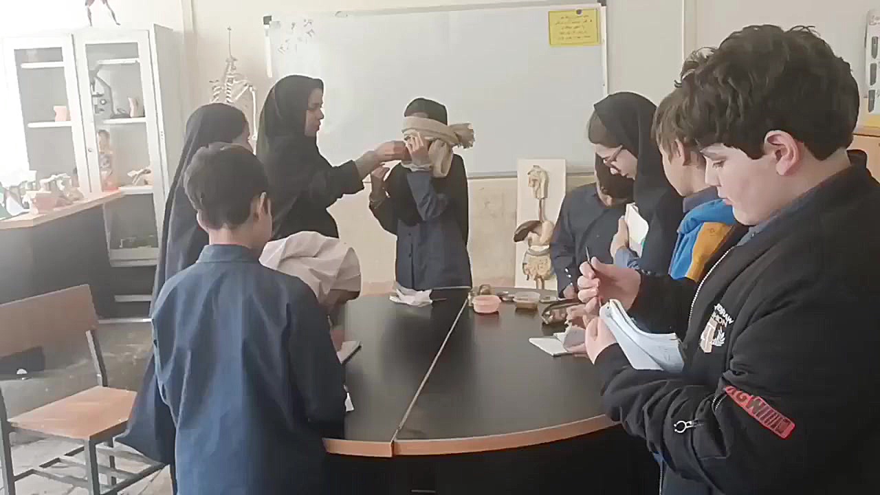 آزمایش حس بویایی و چشایی .آموزگار : بهرام آرا تریلوسوماب