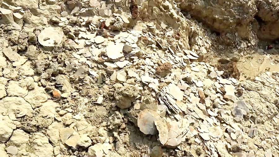 تنگه چربه قشم روستای سرریگ