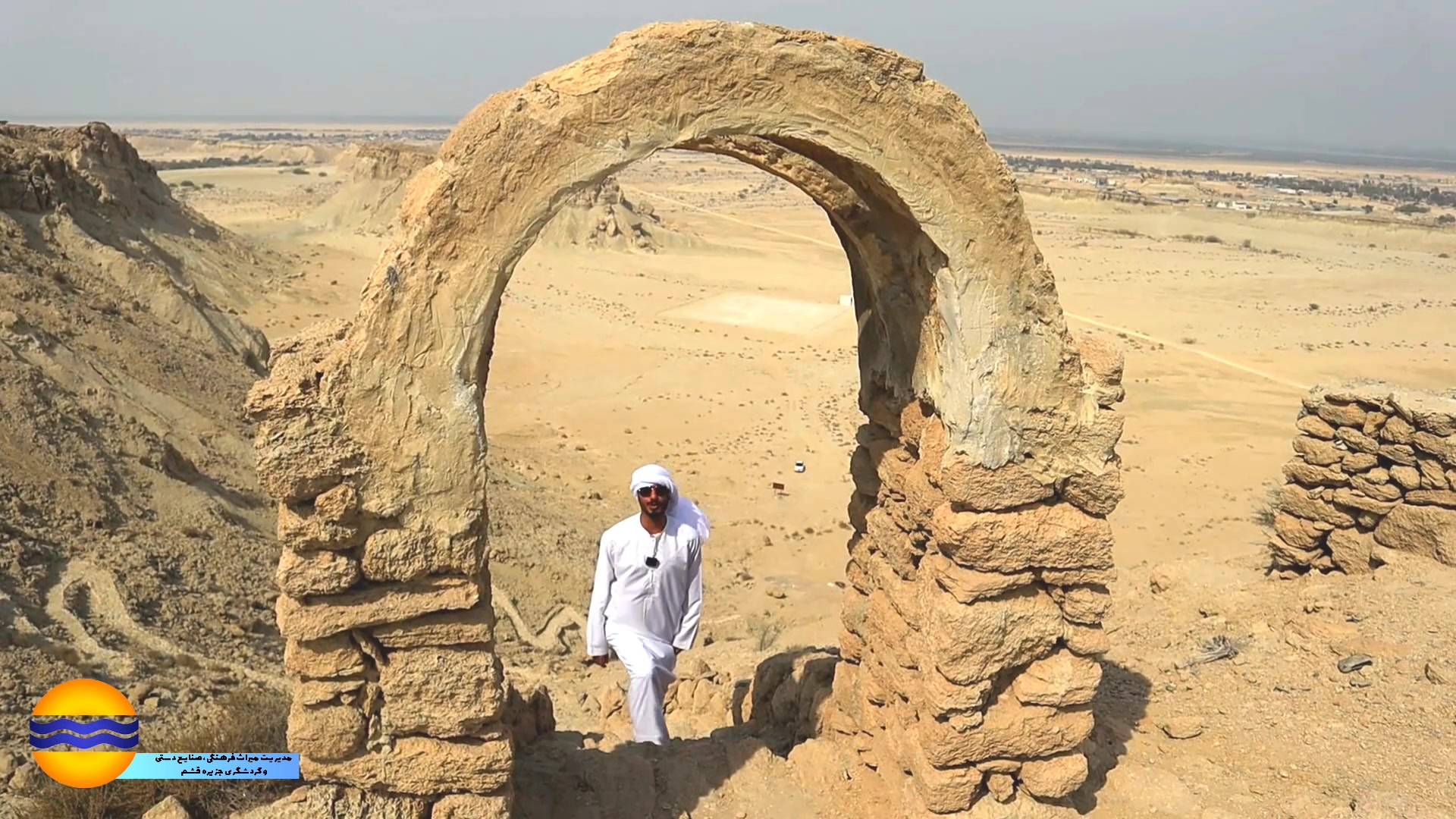 پوستر کوچک