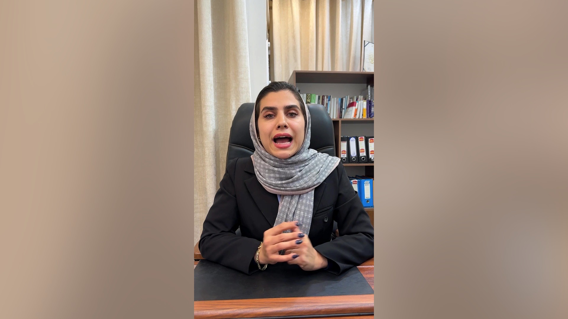پیداکردن گنج وکیل پایه یک دادگستری فاطمه قربانی