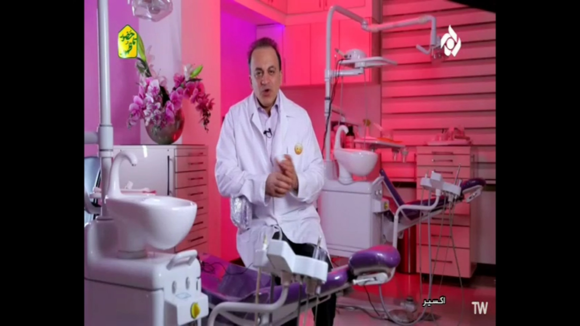 عقب بودن فک باالا با ارتودنسی بدون چراحی فک / متخصص ارتودنسی / پروفسور جمیلیان دکتر عبدالرضا جمیلیان - متخصص ارتودنسی