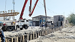 بتن ریزی با پمپ دکل 36متری در مشهد مجید فاتحی 09155081320