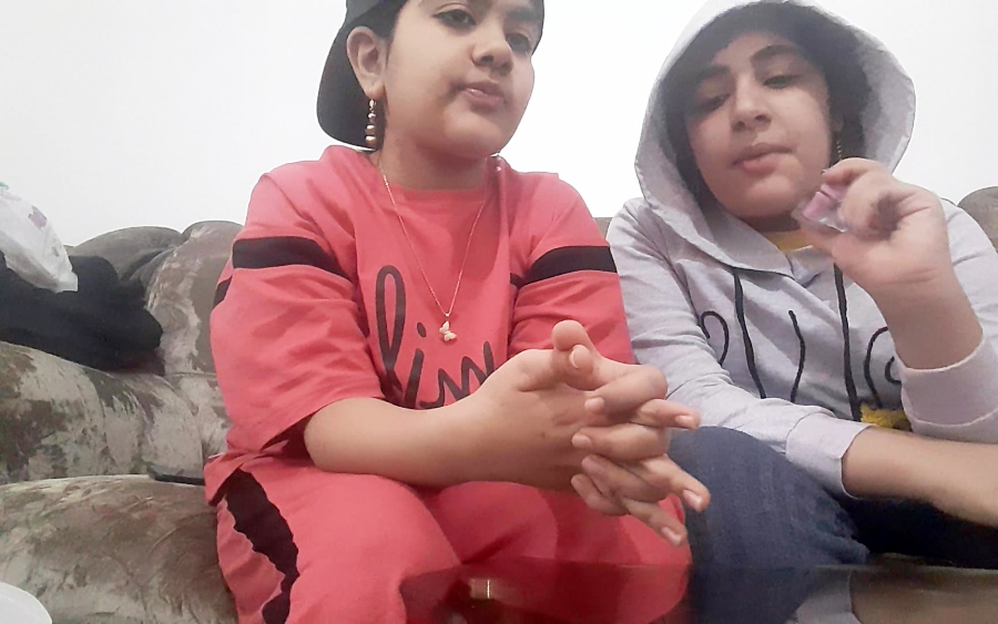 طراحی ناخن گل با ( فاطمه و هانیه )