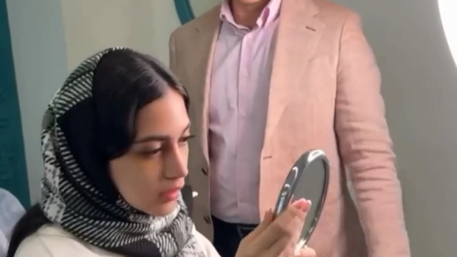 دو هفته بعد از عمل بینی | دکتر محمد مجیدی دکتر محمد مجیدی - جراحی بینی به سبک طبیعی شیک