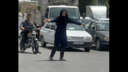 اقدام تحسین‌برانگیز خانم سیرجانی در بحران قطع برق!