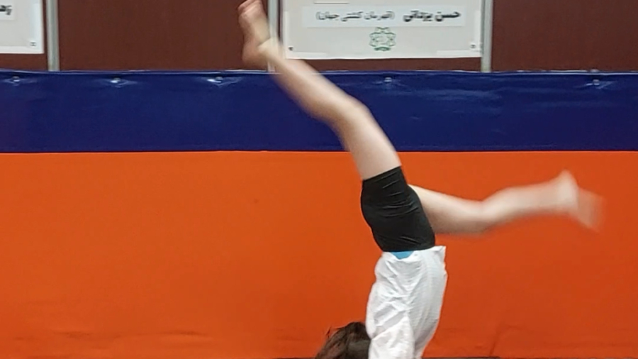 آکادمی ژیمناستیک مهتاب۰۹۱۲۵۸۴۳۳۰۸