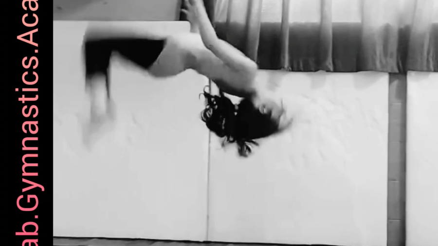 آکادمی ژیمناستیک مهتاب۰۹۱۲۵۸۴۳۳۰۸