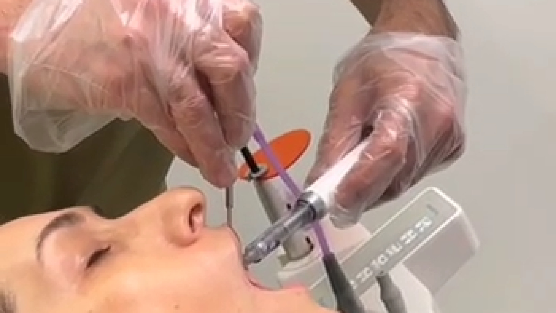 دندانپزشکی فعال در تعطیلات غرب تهران دندانپزشکی دکتر امیر صلح جو