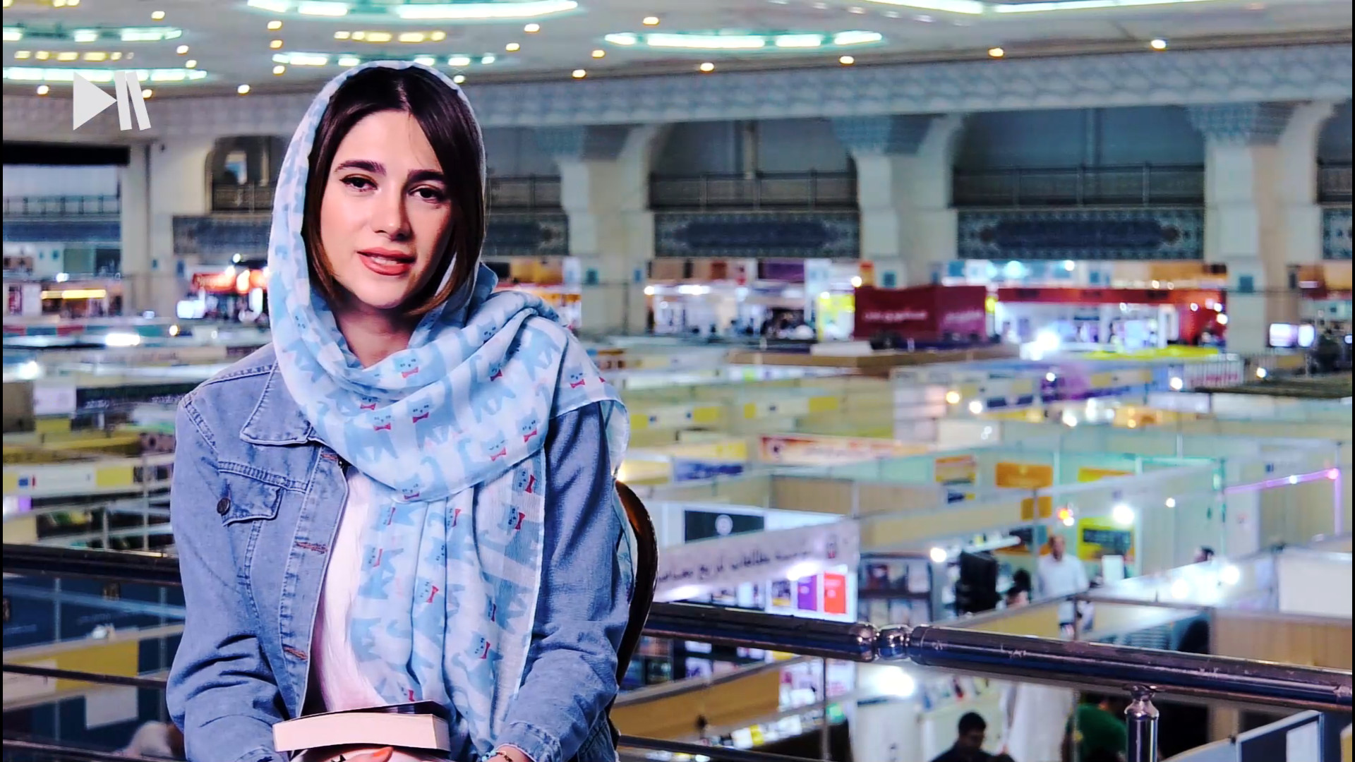 اختصاصی با عطیه شیرخدایی؛ مترجم آسمان سرپناه