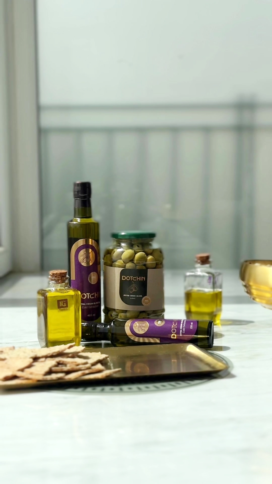 تغذیه سالم با زیتون و روغن زیتون داتچین احساس سبکی و سلامتی