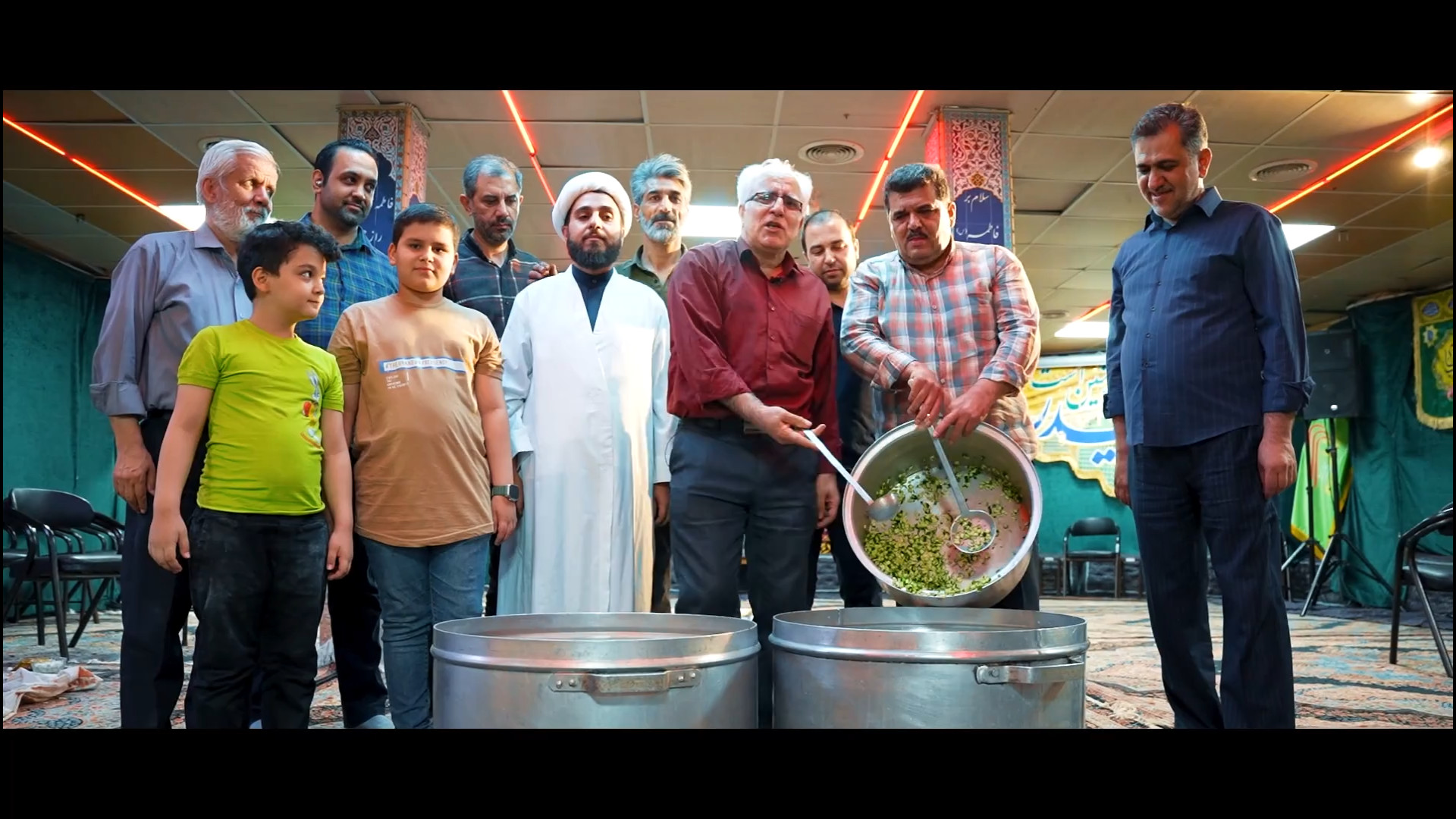 موکب که آبدوغ خیار مهمان می‌کند!